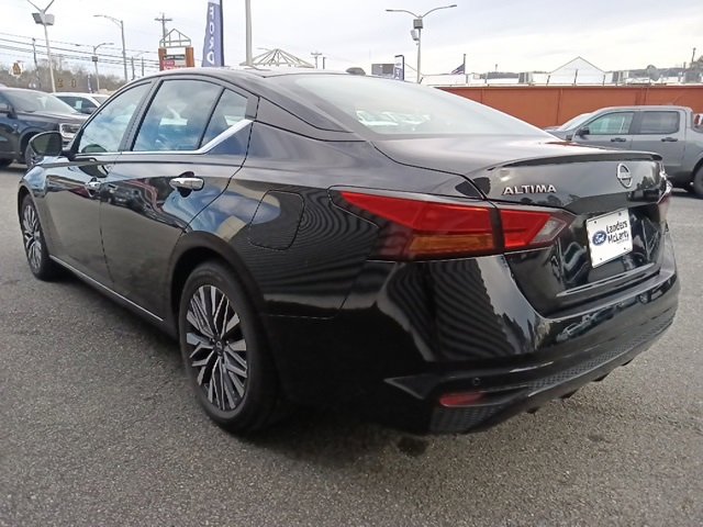 Used 2024 Nissan Altima 2.5 SV image 5