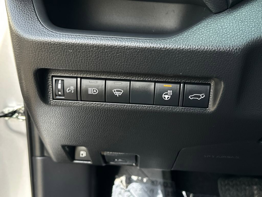 Used 2022 Toyota RAV4 SE w/ Weather & Moonroof Package image 23