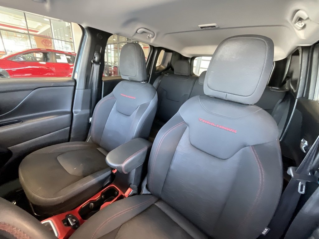 Used 2020 Jeep Renegade Trailhawk w/ Popular Equipment Group image 11