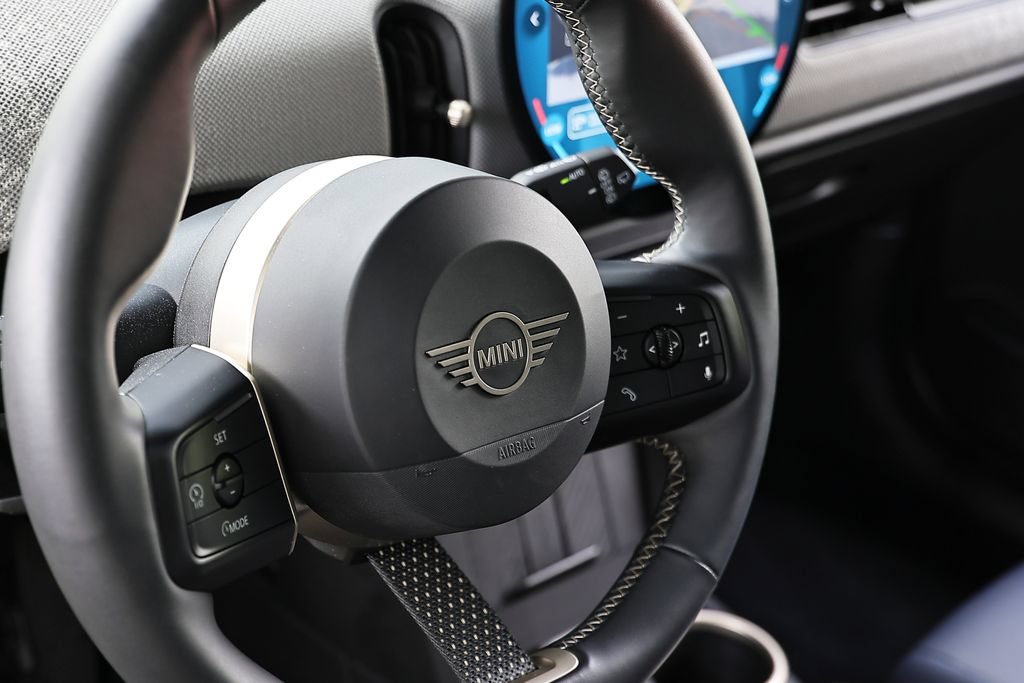 Used 2025 MINI Cooper S FWD image 19