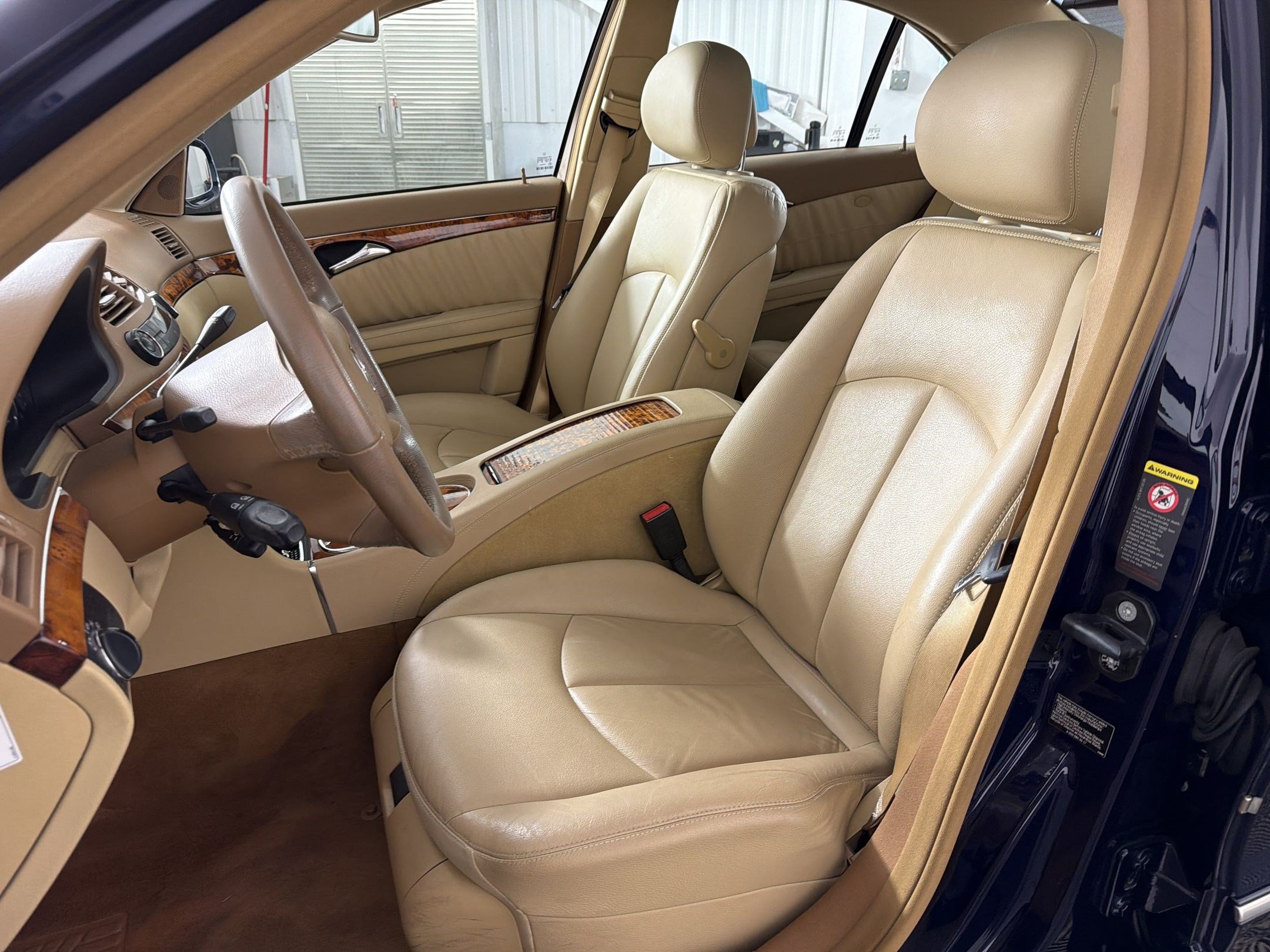 Used 2009 Mercedes-Benz E 350 4MATIC Sedan image 5