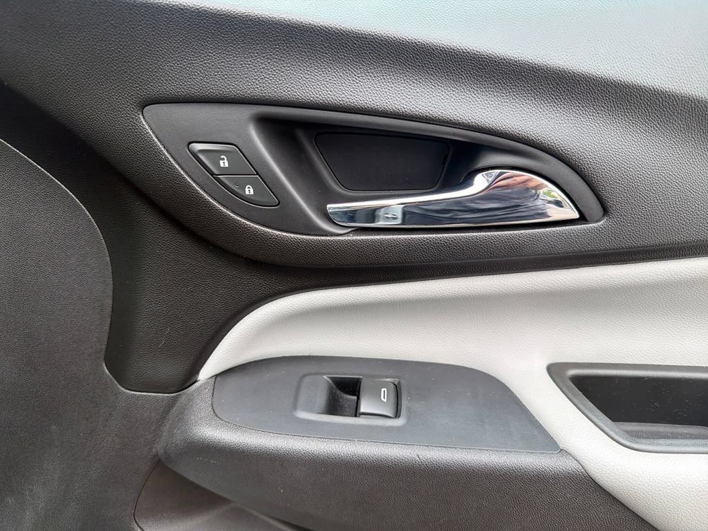 Used 2020 Chevrolet Equinox LS w/ LPO, Floor Liner Package FWD image 21
