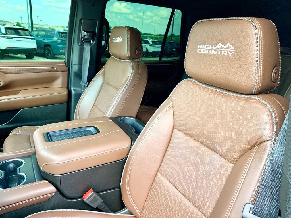 Used 2023 Chevrolet Tahoe High Country RWD image 15
