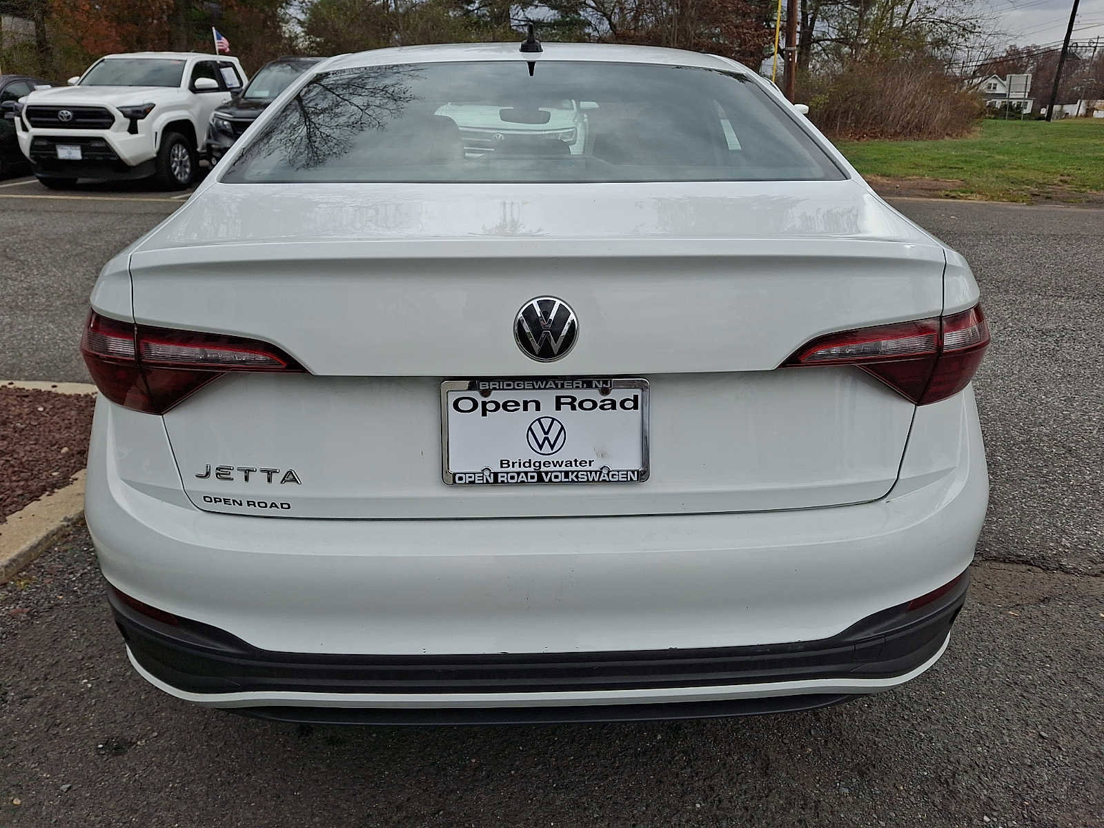 Used 2024 Volkswagen Jetta Sport image 5