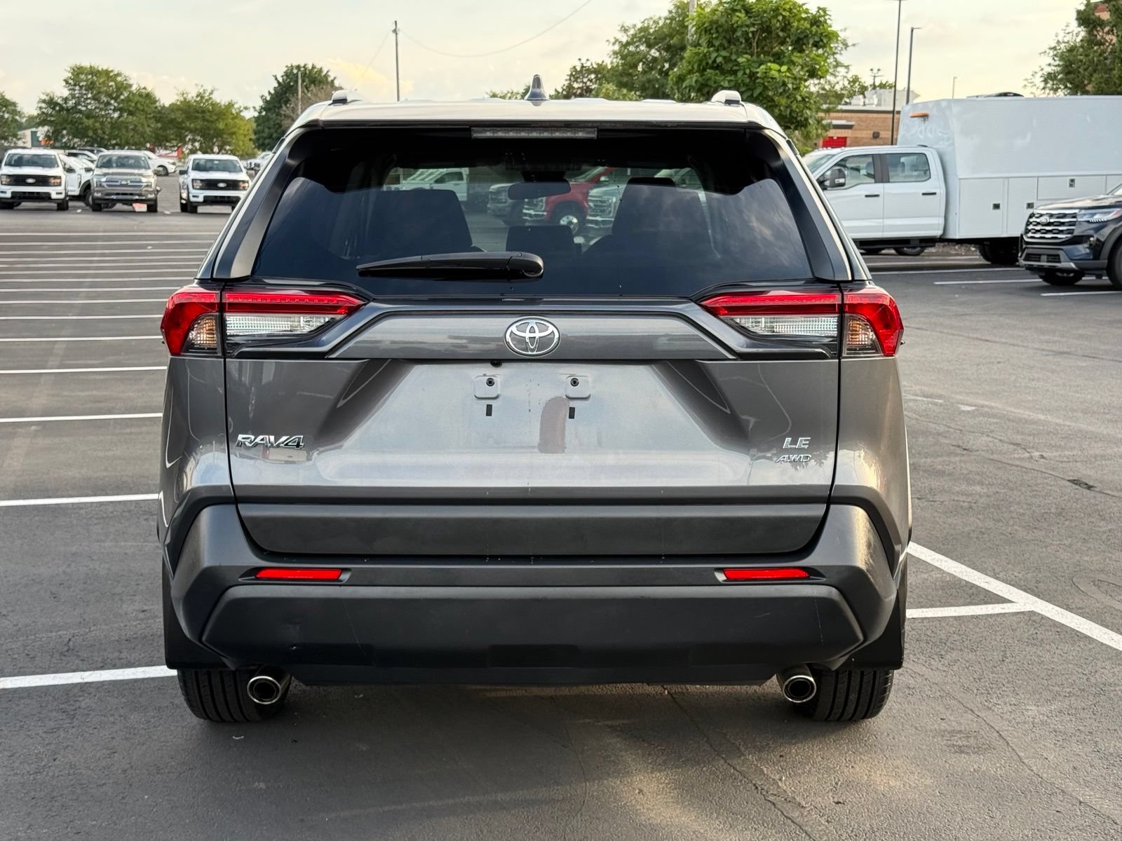 Used 2021 Toyota RAV4 LE AWD/4WD image 5