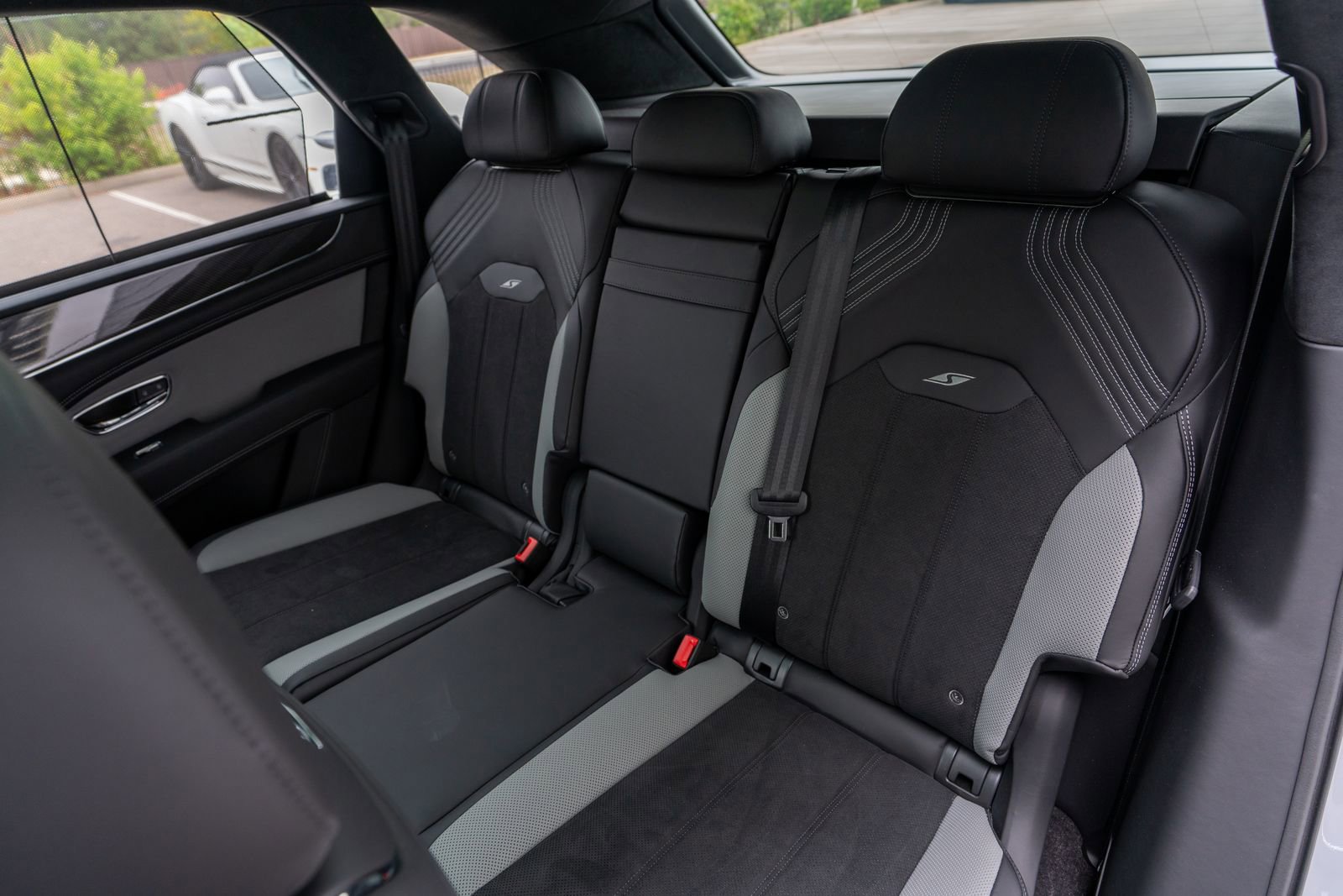 New 2025 Bentley Bentayga image 34