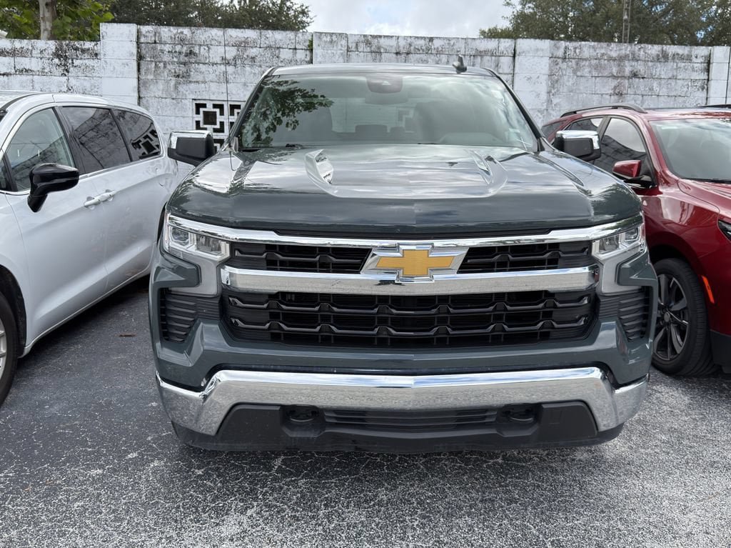 Used 2025 Chevrolet Silverado 1500 LT AWD/4WD image 2