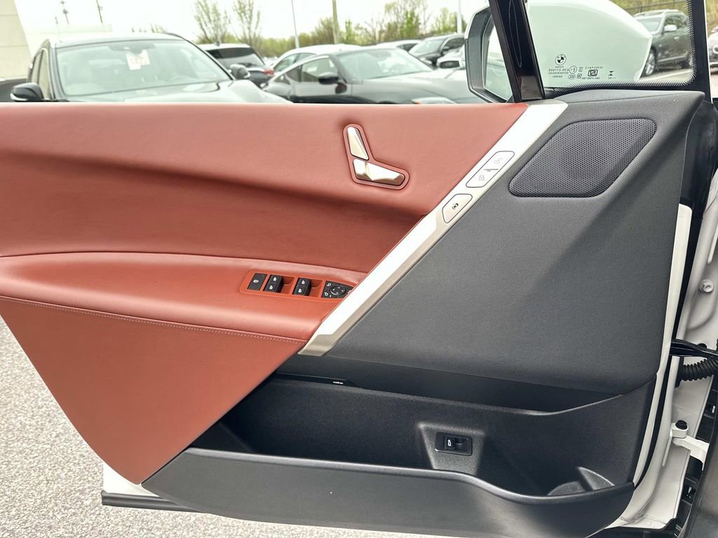 Used 2023 BMW iX xDrive50 image 22