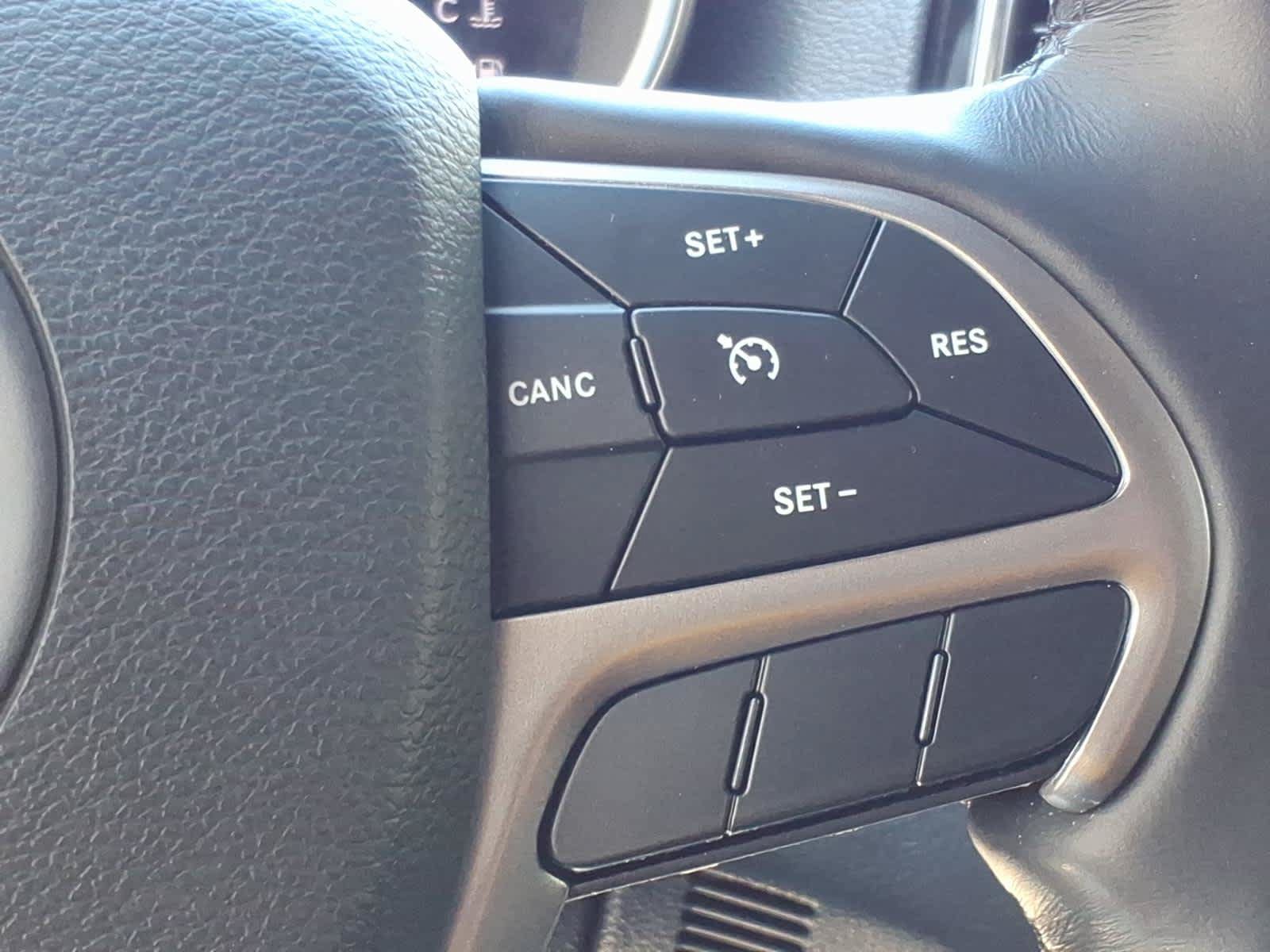 Used 2021 Jeep Grand Cherokee Laredo X AWD/4WD image 28