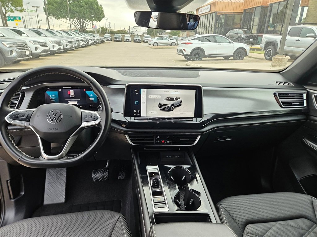 Used 2025 Volkswagen Atlas Cross Sport SE image 15