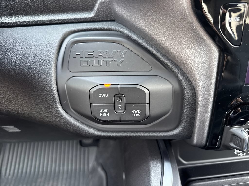 New 2026 RAM 2500 Big Horn AWD/4WD image 18