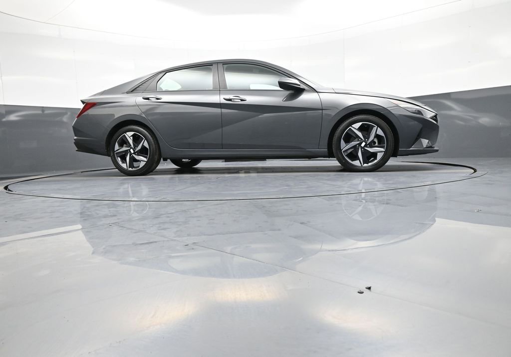 Certified 2023 Hyundai Elantra SEL w/ Convenience Package image 28