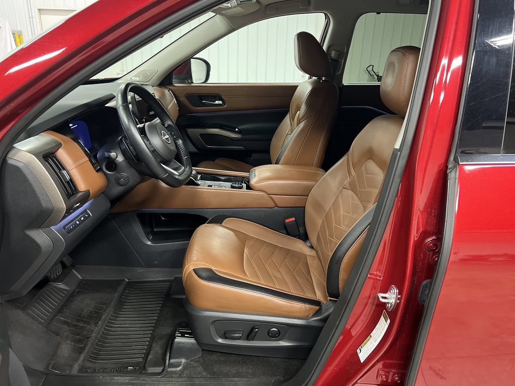 Used 2023 Nissan Pathfinder Platinum AWD/4WD image 14