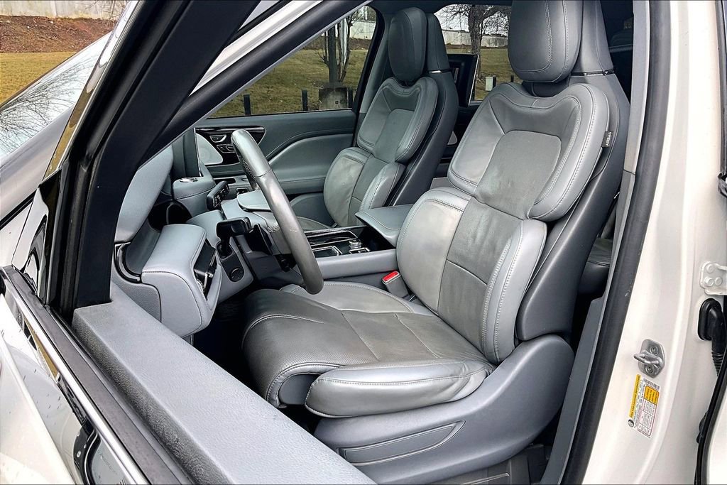 Used 2020 Lincoln Aviator Reserve w/ Equipment Group 202A image 25