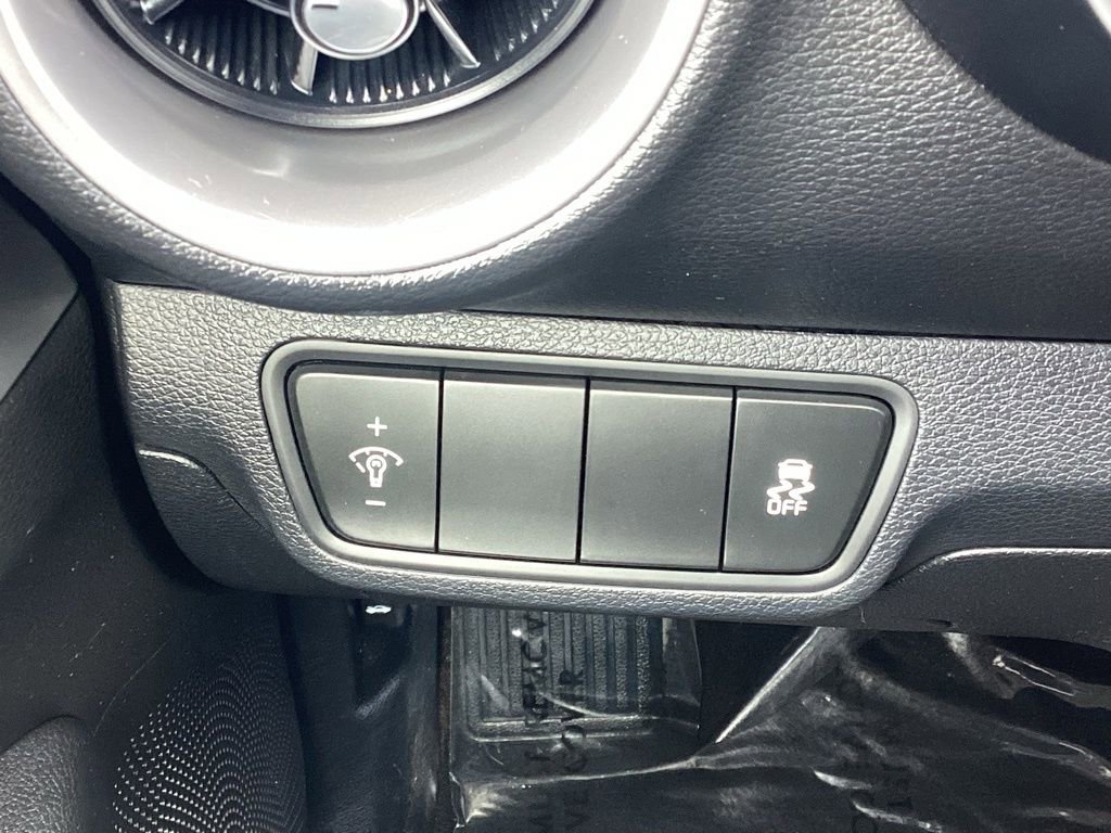 Used 2022 Kia Forte LXS FWD image 25
