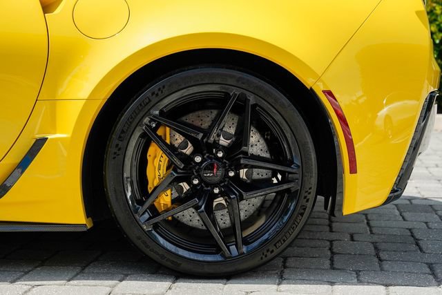 Used 2019 Chevrolet Corvette ZR1 RWD image 17