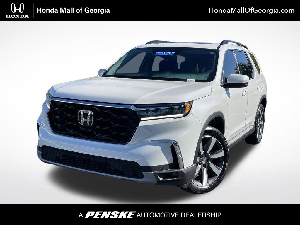 Certified 2025 Honda Pilot Touring image 1