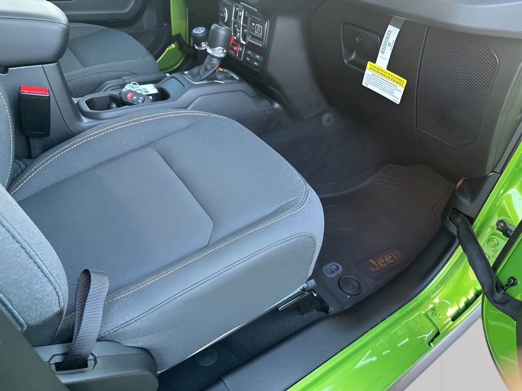 New 2025 Jeep Gladiator Sport AWD/4WD image 19