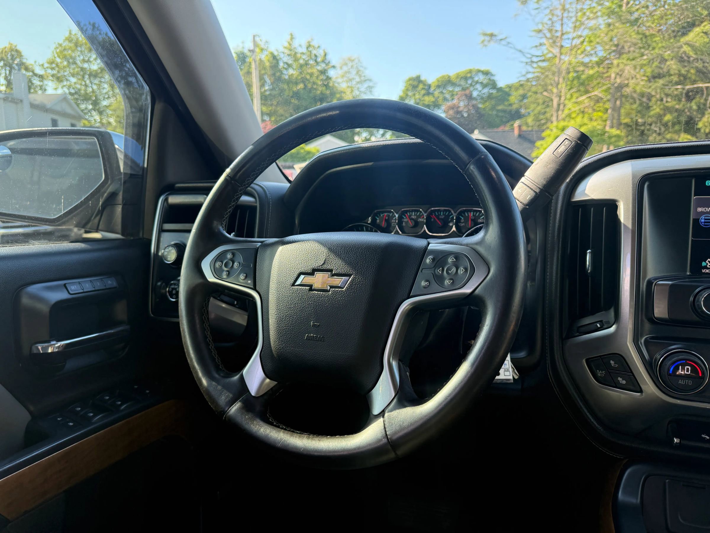 Used 2014 Chevrolet Silverado 1500 LTZ w/ LTZ Plus Package AWD/4WD image 17