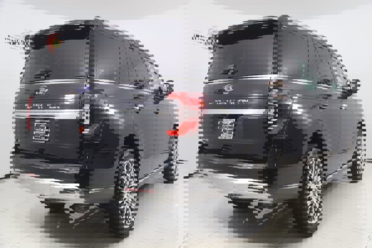 Used 2022 Ford Expedition Limited image 3