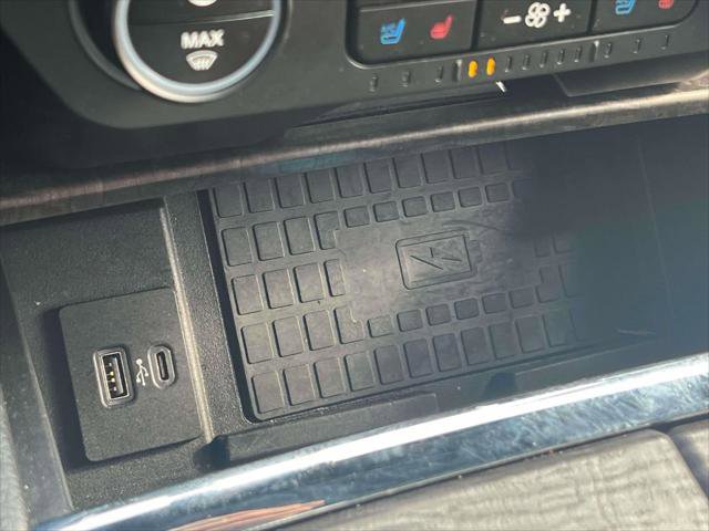 Used 2021 Ford Expedition Limited image 32