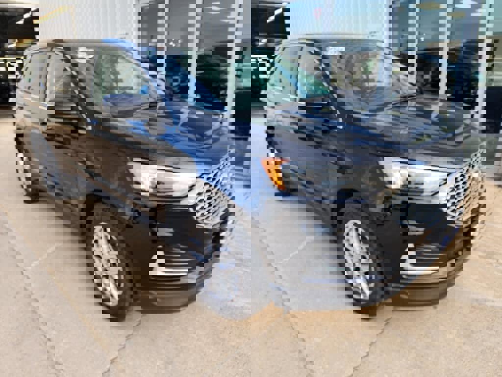 Used 2023 Ford Edge SEL image 4