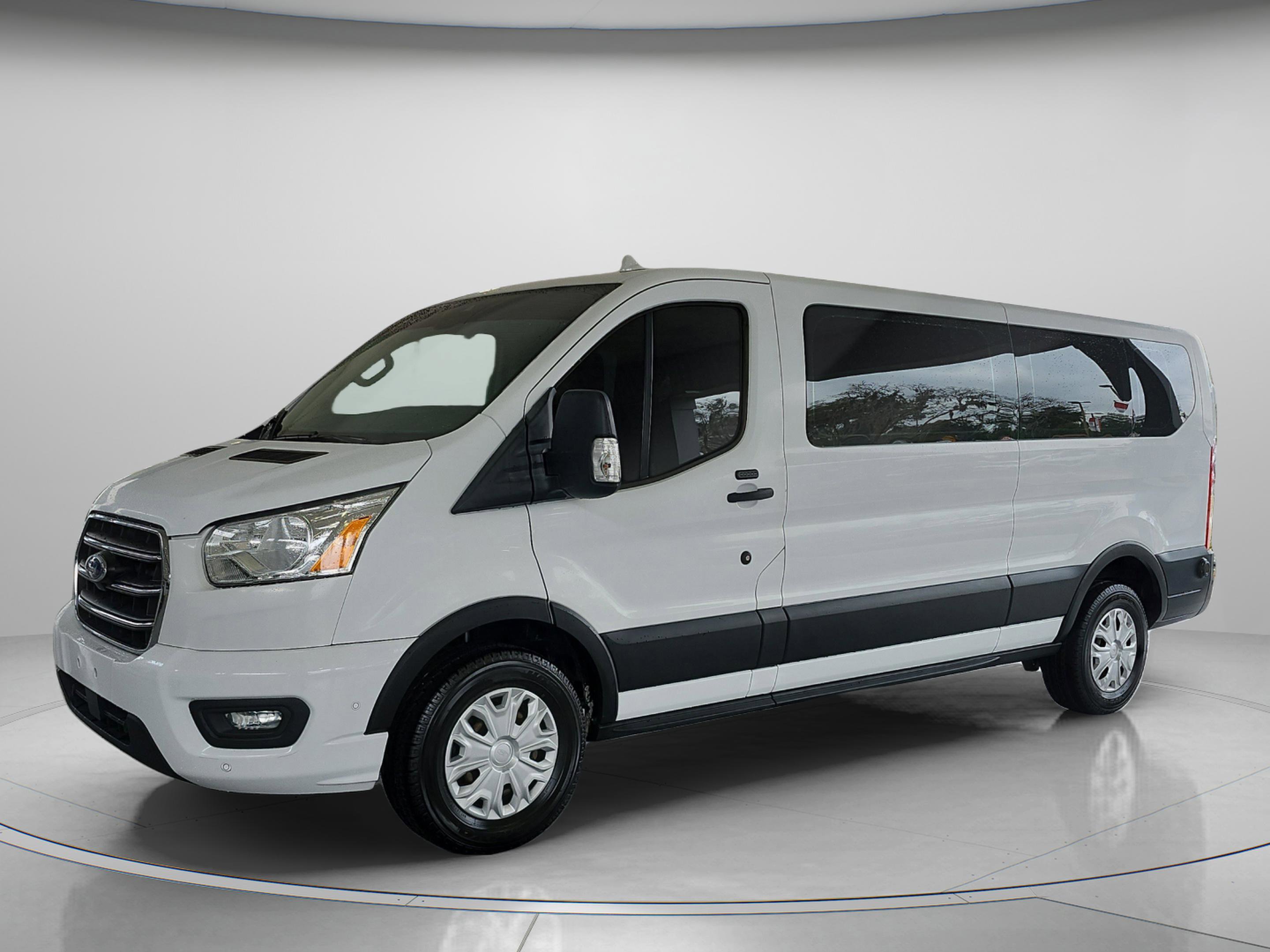 Used 2020 Ford Transit 350 XLT image 2