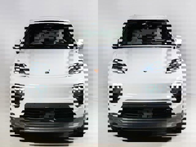 New 2026 Porsche Macan 4 Electric image 6