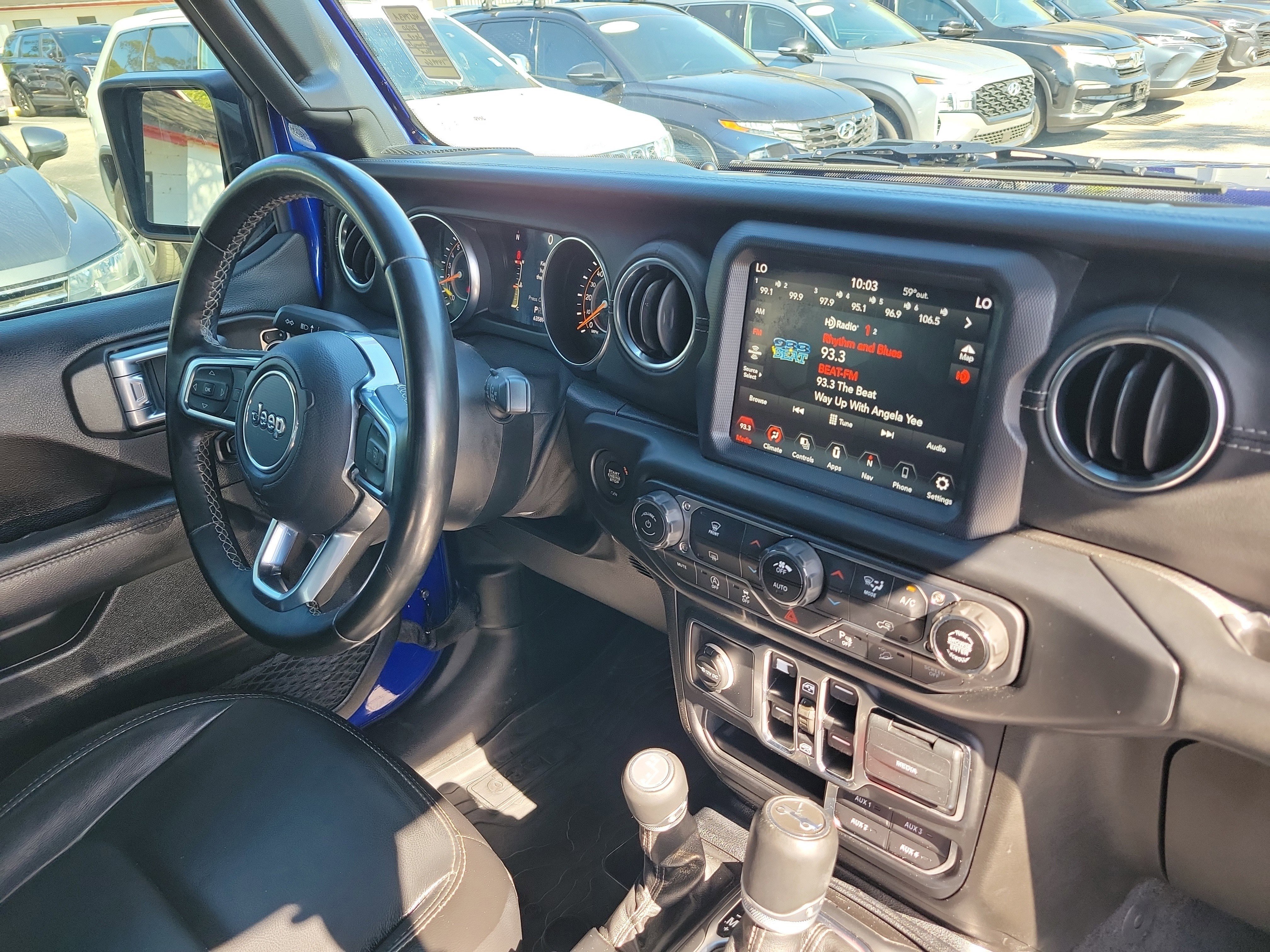 Used 2020 Jeep Wrangler Unlimited Sahara AWD/4WD image 8