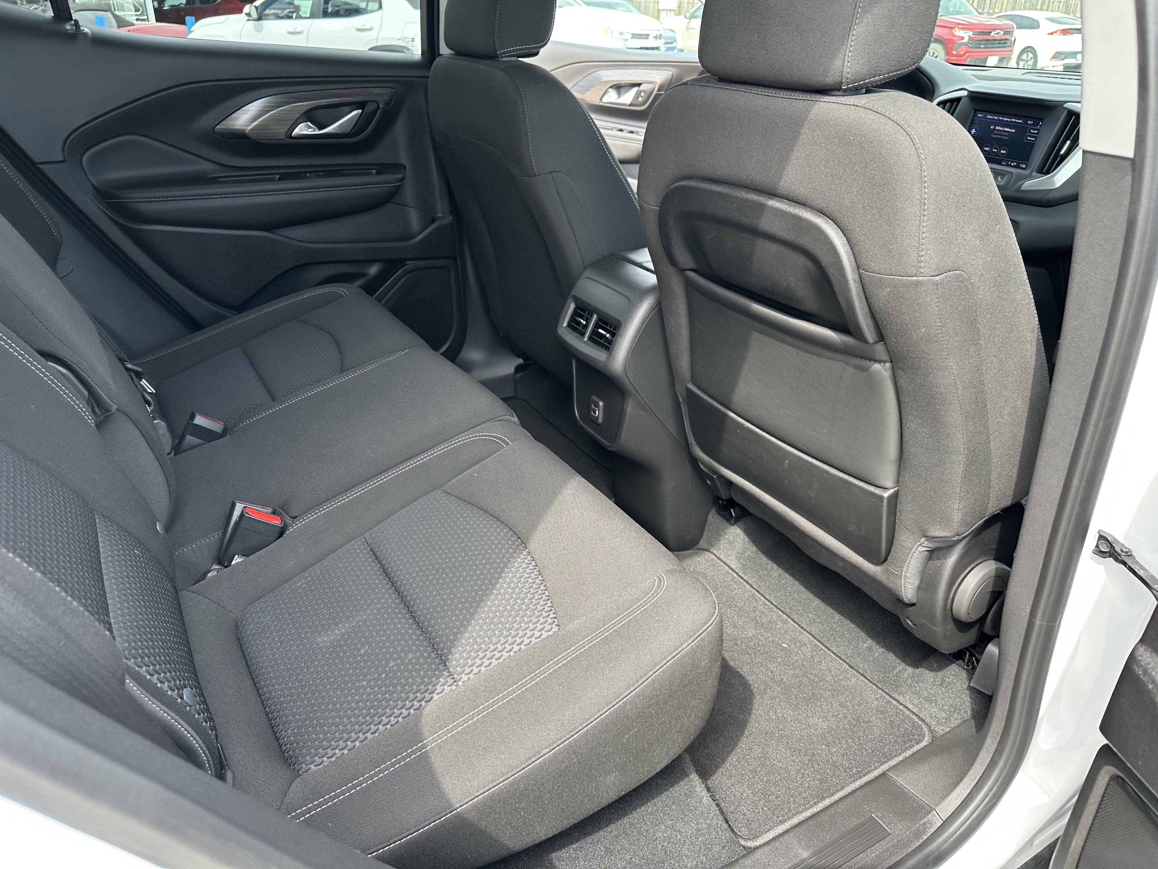 Used 2023 GMC Terrain SLE w/ Driver Convenience Package image 30