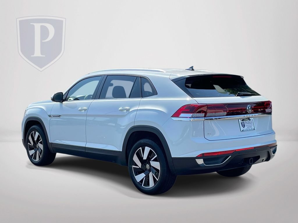 Used 2025 Volkswagen Atlas Cross Sport SE FWD image 6