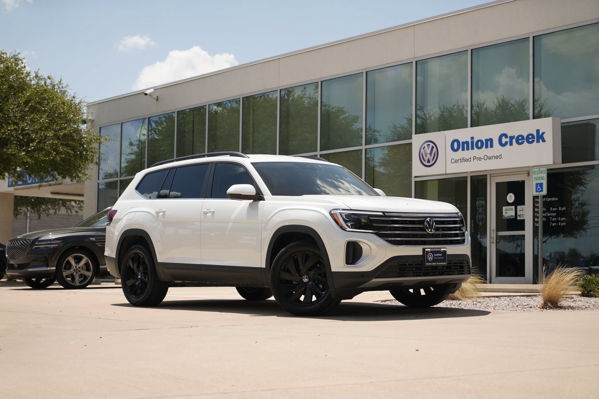 Certified 2026 Volkswagen Atlas SE FWD image 1