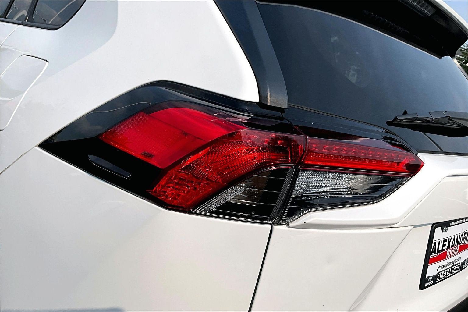 Used 2021 Toyota RAV4 LE FWD image 27