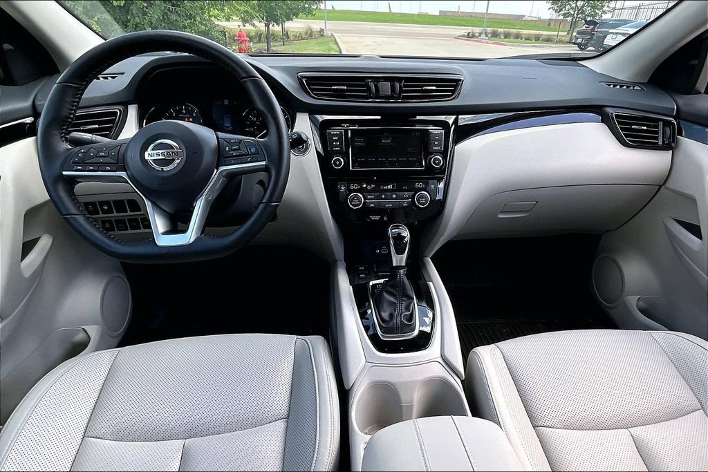 Used 2022 Nissan Rogue Sport SL AWD/4WD image 18