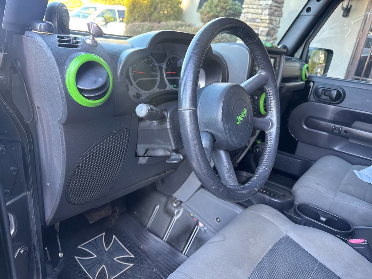 Used 2009 Jeep Wrangler Unlimited Rubicon w/ Dual Top Group image 19