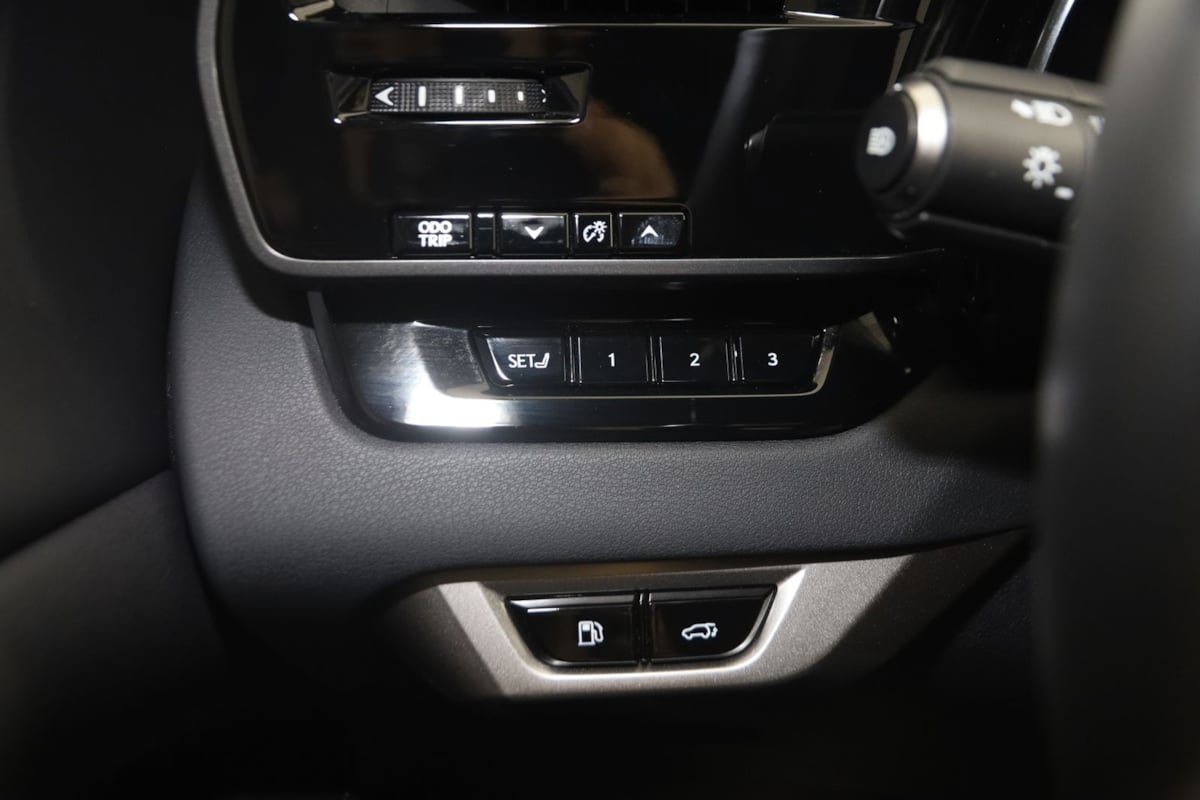 Used 2024 Lexus RX 350 Premium w/ Accessory Package (Z1) AWD/4WD image 32