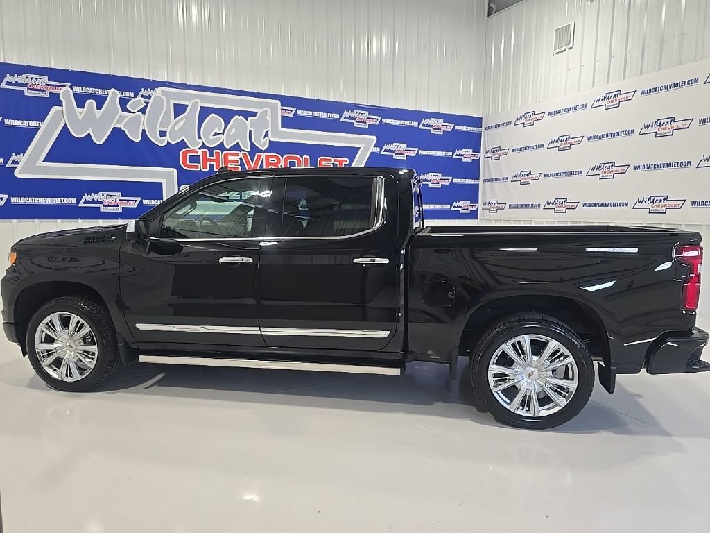 Used 2025 Chevrolet Silverado 1500 High Country AWD/4WD image 5