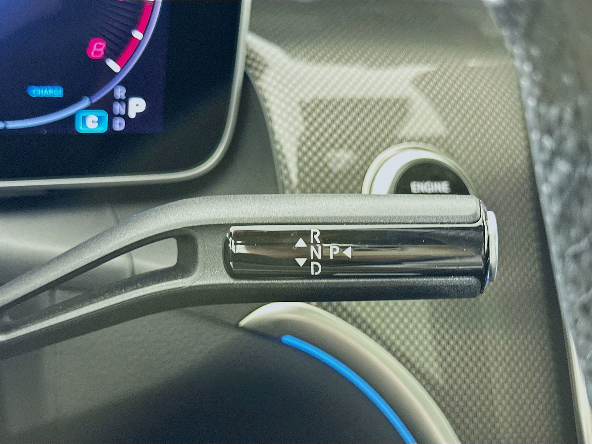 Used 2025 Mercedes-Benz GLC 300 4MATIC image 17