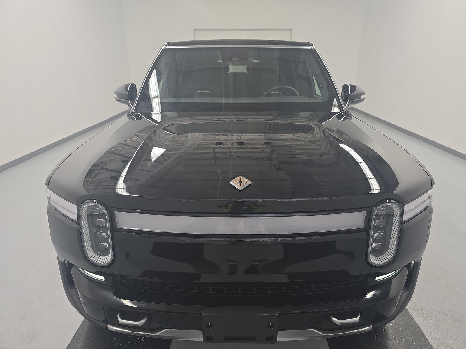 Used 2024 Rivian R1S Adventure AWD/4WD image 8