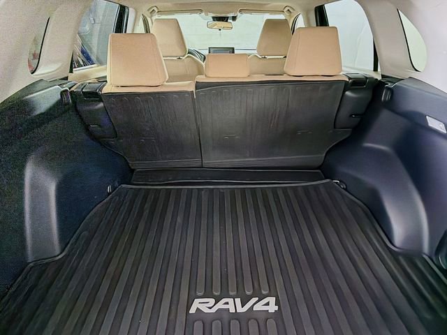 Used 2020 Toyota RAV4 XLE w/ Convenience Package AWD/4WD image 27