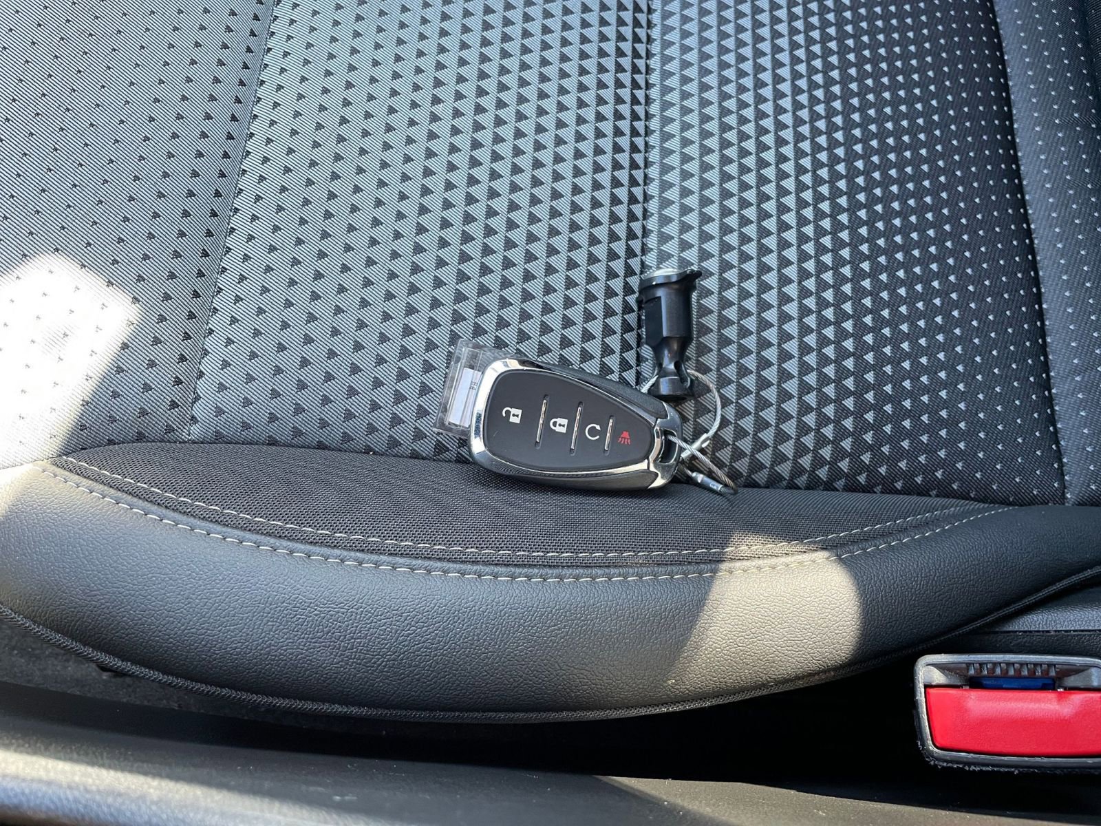 Used 2025 Chevrolet Trax LT image 22