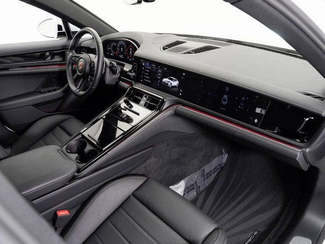 Certified 2025 Porsche Panamera 4 image 21