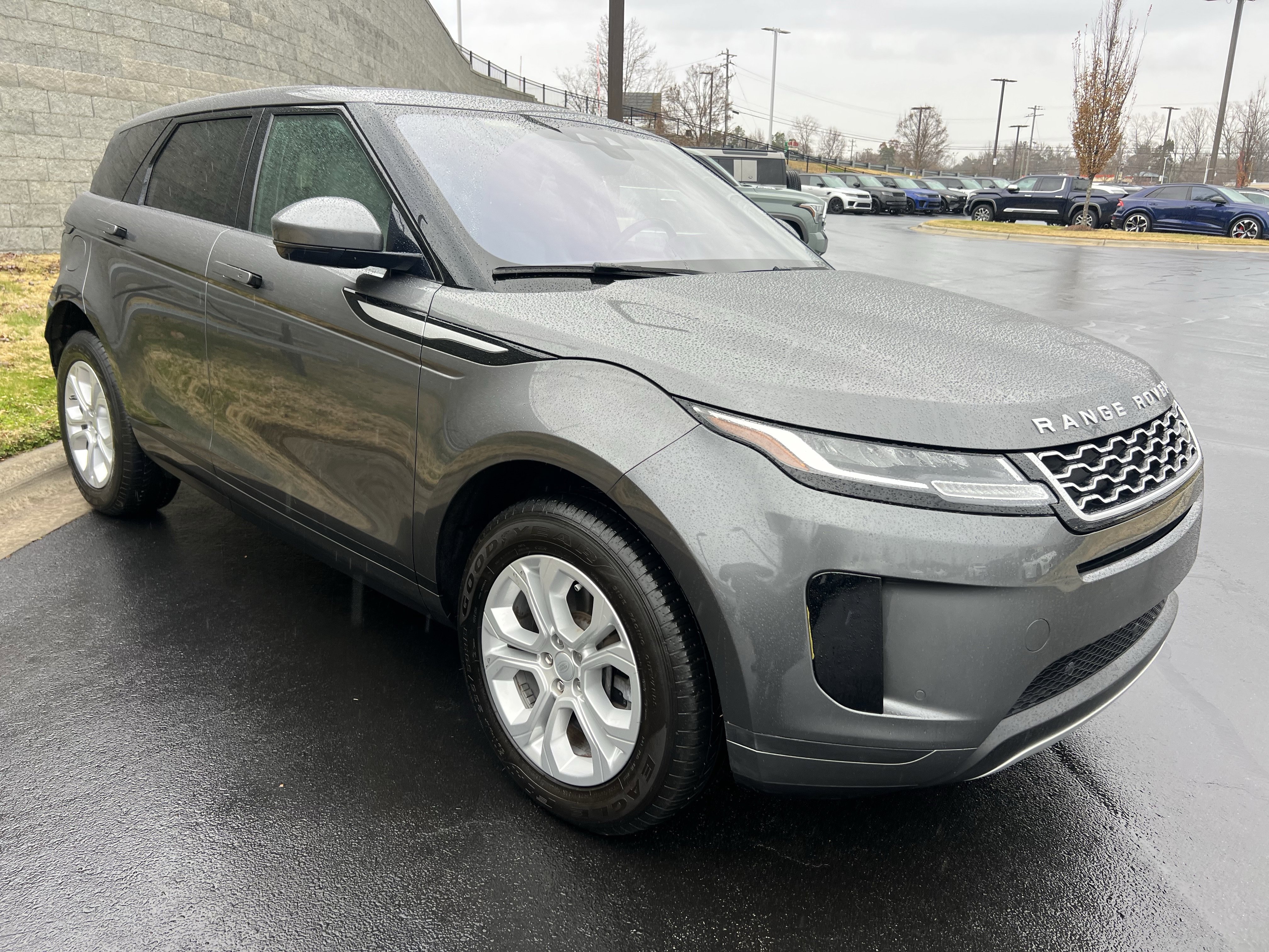Used 2020 Land Rover Range Rover Evoque S image 9