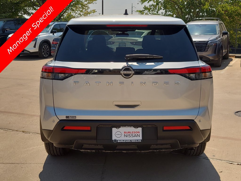 Certified 2025 Nissan Pathfinder S FWD image 3