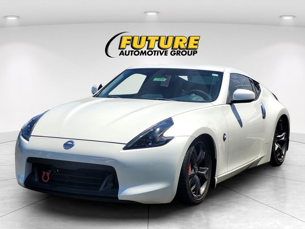 Used 2009 Nissan 370Z Touring w/ Sport Pkg RWD image 3