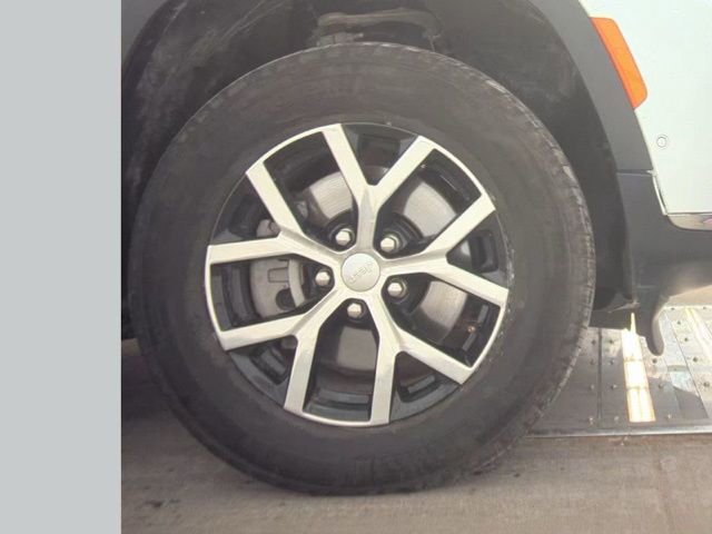 Used 2024 Jeep Grand Cherokee L Limited w/ Luxury Tech Group II image 22