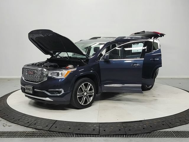 Used 2018 GMC Acadia Denali w/ Technology Package AWD/4WD image 12