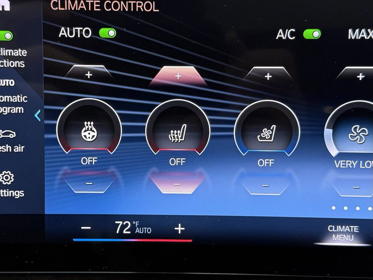 Used 2023 BMW X7 M60i image 31