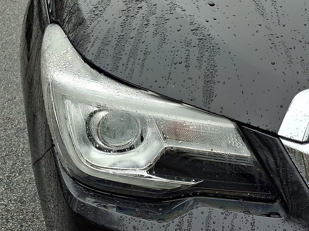 Used 2018 Subaru Forester 2.5i Touring w/ Popular Package #2 image 9