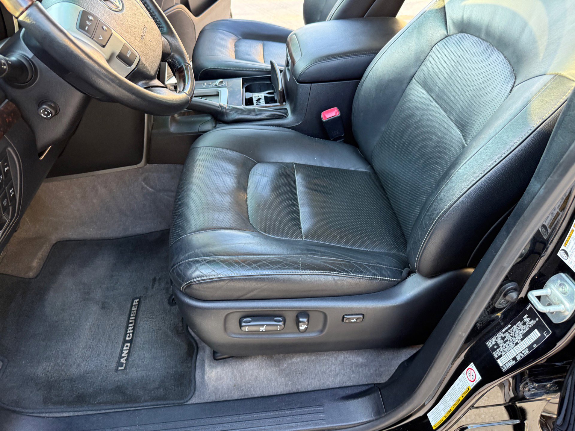 Used 2013 Toyota Land Cruiser image 24
